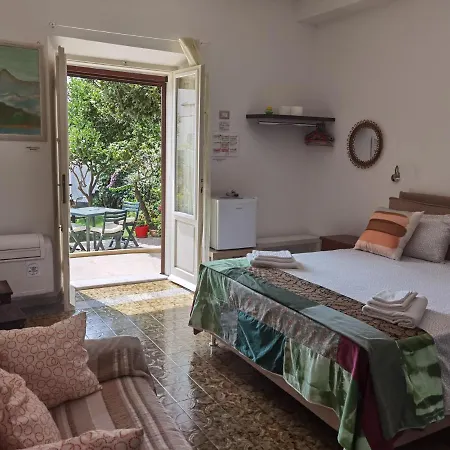 Il Giardino Di Tatiana & Breakfast Bed & Breakfast La Maddalena (Sassari)