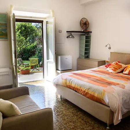 Bed and Breakfast Il Giardino Di Tatiana Λα Μανταλένα